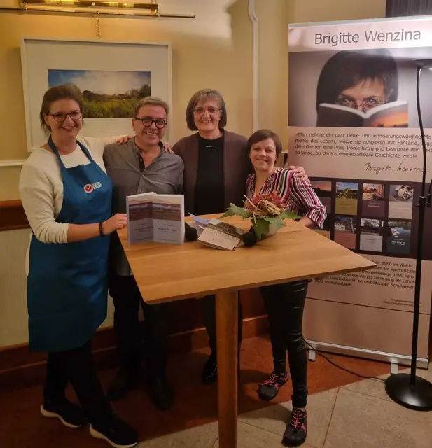 Kulinarische Höchstleistung und literarische Mordlust begeisterten rund 300 Gäste
 Rund 300 Gäste kamen in den Genuss eines besonderen Abends für Gaumen und Geist: Bei Buchingers „Krimi &amp; Dinner“ erlebten sie an drei ausverkauften Abenden eine perfekte Kombination aus feiner Kulinarik und spannender Krimiliteratur. | Foto: Privat