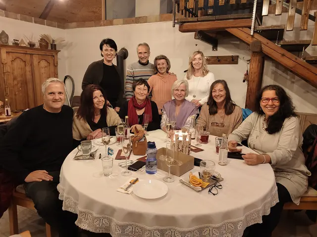In herrlichem Ambiente genießen, lachen, entspannen und noch mehr konnten die Gäste vergangenes Wochenende in den Räumlichkeiten der Salzgrotte Wulkatal.  | Foto: Eva Lacher-Dörfler
