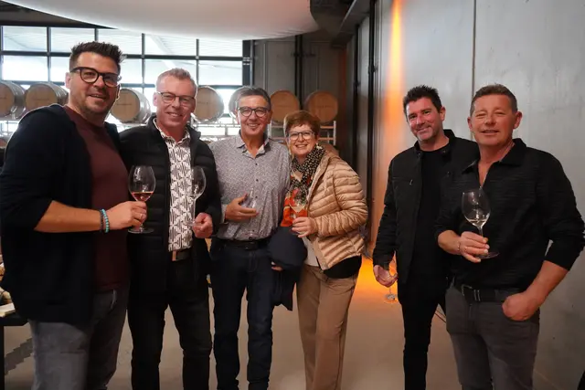 Winzer Hannes Reeh, Andreas Peck und Andauer Gäste | Foto: Andrea Glatzer