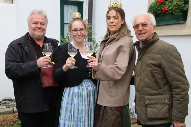 18 Winzerinnen und Winzer öffneten in Purbach ihre Kellertüren.  | Foto: Eduard Wimmer