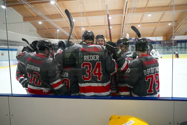 Jubel der Sharks nach dem hart erkämpften 2:1  Sieg!