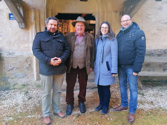 Diakon Jakob Mokoru, Pfarrgemeinderatsobmann Albin Brenner vlg. Scheriau, Kalkantin Mechtildis Kaufmann, Organist Christian Theuermann vlg. Schuster am Rain (vlnr.)