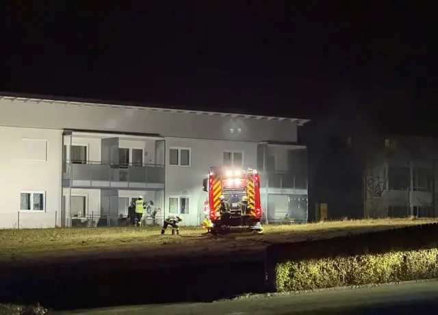 Der Brand brach am Balkon im Erdgeschoß des Betreubaren Wohnens aus.  | Foto: FF Klaffer