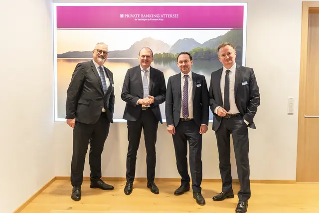 Michael Karl Sulzbacher, Gerald Mayer, Martin Mayer und Richard Malzer (v.l.).
 | Foto: Raiffeisenbank Attersee-Süd