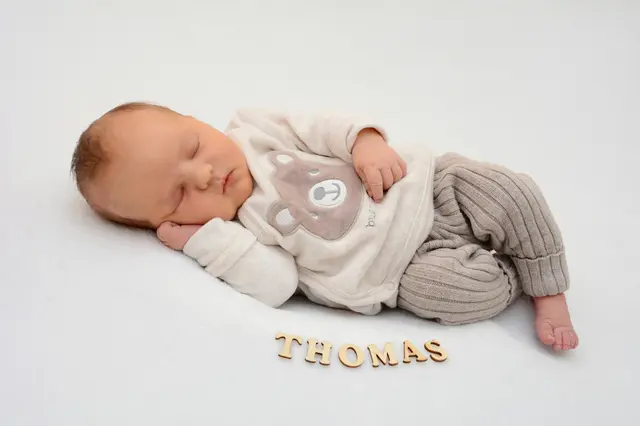 Name: Thomas
Geburtsdatum: 13.10.2025
Gewicht: 3.940 g
Größe: 53 cm
Eltern: Jennifer Mair und Christian Stajan aus Kapfenberg | Foto: Babysmile