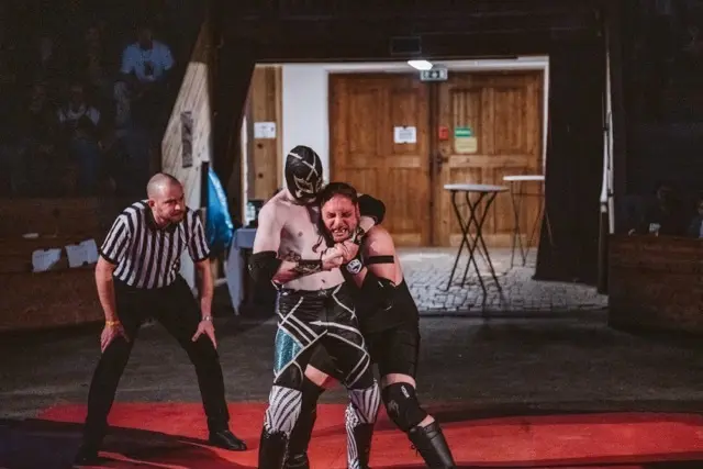 Spannende Showkämpfe der WUW. | Foto: SlamaRama 2025 - Magdalena Holleis