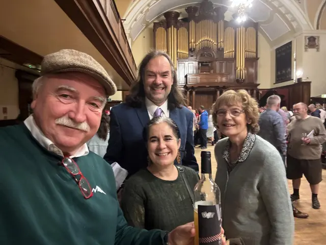 Winzer Willi Opitz begeisterte mit spannenden Einblicken in die Weinwelt.  | Foto: Willi Opitz