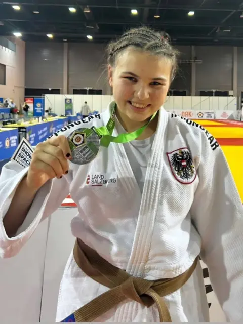 Michaela Höllwart holt Silber beim U18 Europacup | Foto: Sanjindo