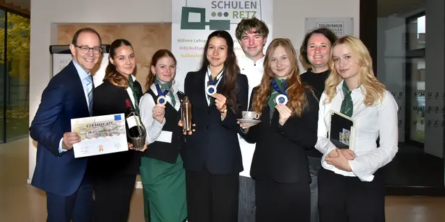 Jürgen Kirchner, Barbora Sachsová, Julia Schießwohl, Valerie Mannová, Daniel Vigne, Nikola Mavrevová, Barbara Sablik-Baumgartner, Marie Baumgartner
 | Foto: Herbert Schleich