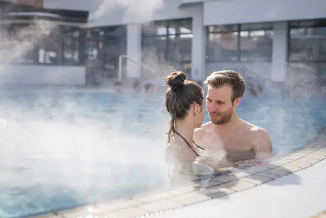 Neben perfekt präparierten Pisten und einem Adventmarkt im Winteridyll, steht in Bad Kleinkirchheim auch die Auszeit in den unterschiedlichen Thermen im Fokus. | Foto: Gert Perauer_Therme St. Kathrein