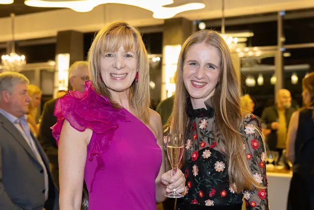 Astrid Nentwich, bekannt aus Radio NÖ mit Gastgeberin Katharina Baumgartner. | Foto: Rene Brunhölzl