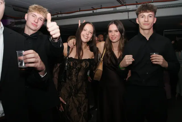 Daumen hoch für das Ballerlebnis  | Foto: Miriam Weiss