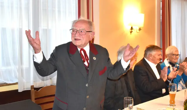 Prof. Hermann Jagenteufel bei seinen Dankesworten. | Foto: Herbert Schleich