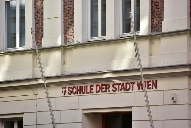 Am Montag fällt der Startschuss für die Anmeldung zu Volks- und Sonderschulen für das Schuljahr 2026/27. (Archiv) | Foto: Panthermedia/Spitzi