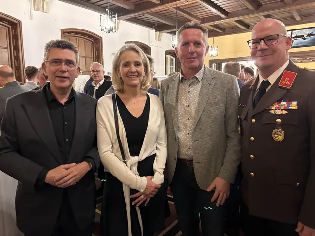 Bürgermeister Peter mit Gattin Angelika Eisenschenk, Vizebürgermeister Wolfgang Mayrhofer und Feuerwehrkommandant Johannes Ofner. | Foto: Victoria Edlinger