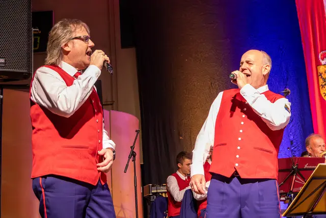 Gerli und Franz Stranger begeisterten mit ihrem Gesang. | Foto: Johann Wenghofer