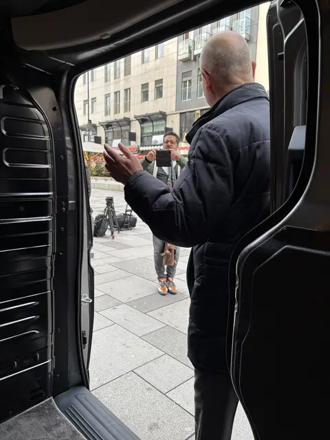 So läuft eine Beichte ab: Nach einem Kreuzzeichen zählt der Beichtende seine Sünden auf, danach spricht ihn der Dompfarrer davon frei. Auf Wunsch kann anstatt der Beichte auch ein "normales" seelsorgliches Gespräch geführt werden. | Foto: Mathias Kautzky/MeinBezirk