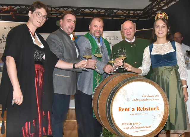 Silvia Köhrer, Franz Pointner, Pfarrer Jerome, Erwin Pröll, Laura Hummel | Foto: Herbert Schleich