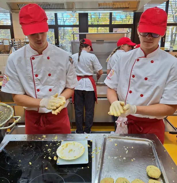 Serviert wurden im Garten der Generationen g’sunde Schmankerl der herbstlich bunten Vielfalt.  | Foto: HLW FSB Weiz
