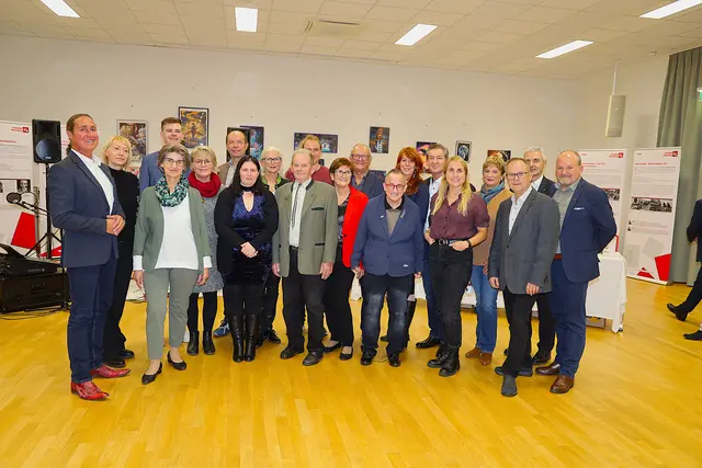 Neun Künstlerinnen und Künstlern wurde seitens des ÖGB Südoststeiermark, mit Unterstützung durch die Arbeiterkammer, eine große Bühne gegeben. | Foto: Johann Schleich