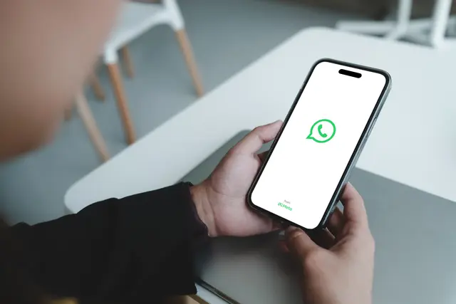 Per WhatsApp-Nachricht mit beigefügtem Link werde darum gebeten, bei einem Online-Voting abzustimmen. (Symbolfoto)  | Foto: stock.adobe.com/at/Thaspol  