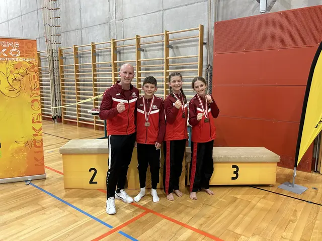 Von links: Robert Högler, Tobias Kaltenbrunner, Verena Niederreiter und Lisa Högler. | Foto: KBC Seekirchen