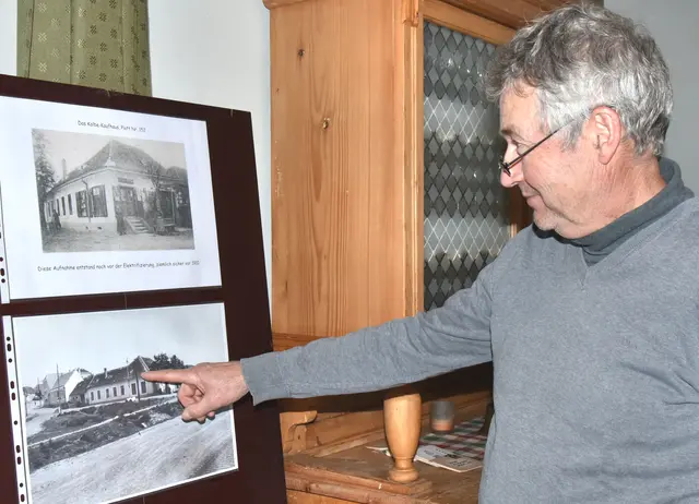 Dokumente über die ersten Haushalte, die ans Netz gingen. | Foto: Herbert Schleich
