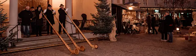 Wenn Musik den Advent erfüllt – Chöre und Ensembles bringen Weihnachtsstimmung in die Villacher Innenstadt. | Foto: Olga Bereslavskaya