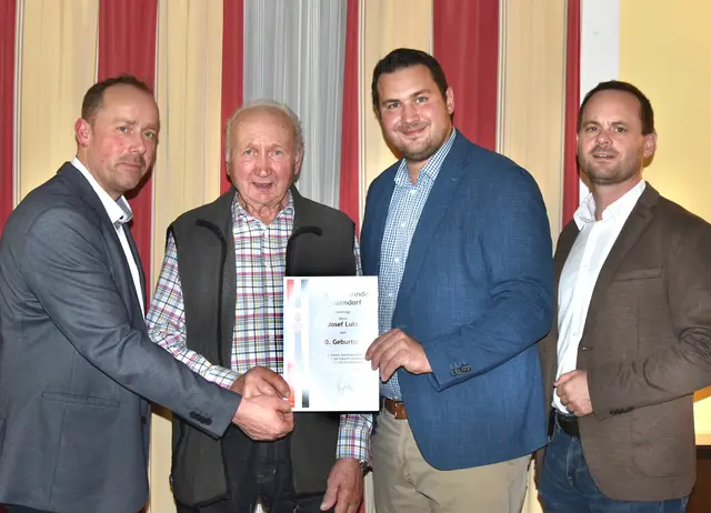 Ehrung Josef Lutz zum 90. Geburtstag | Foto: Herbert Schleich