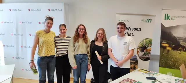 Die Bildungsmesse in der HBLFA war ein Erfolg. Am 9. Dezmber geht's weiter.  | Foto: HBLFA Tirol
