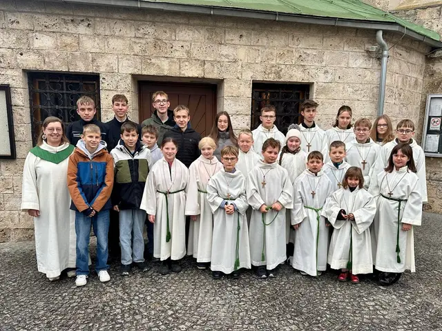 Die Ministrantinnen und Ministranten aus St. Georgen, Kirchdorf und Mörschwang | Foto: Pfarre St.Georgen