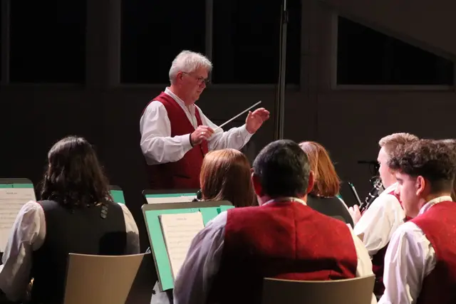Die musikalische Leitung lag in den Händen von Kapellmeister Karl Radakovits. | Foto: Melanie Gludovacz