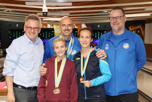 Den Sieg in der Wertung Sportkegelmannschaft holte das Team »Die Prodi´s« mit Roman, Cornelia und Magdalena Leitner