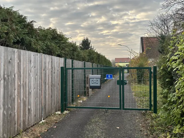 Das errichtete Tor in Unterpetersdorf wurde zum Auslöser des Servitutsstreits. | Foto: Rosenberger Victoria