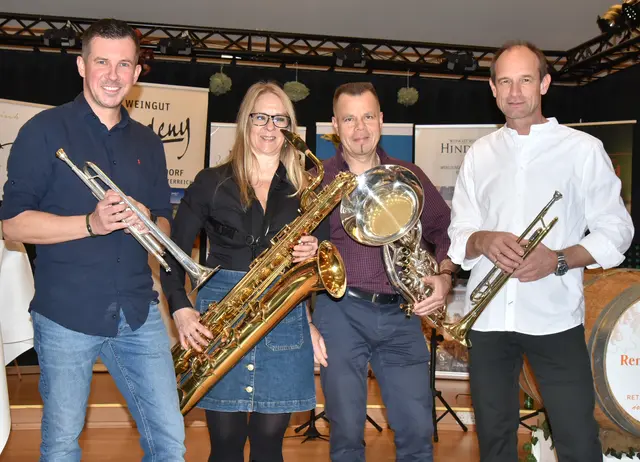 Musikalische Begleitung durch „3/4 Blech“. | Foto: Herbert Schleich