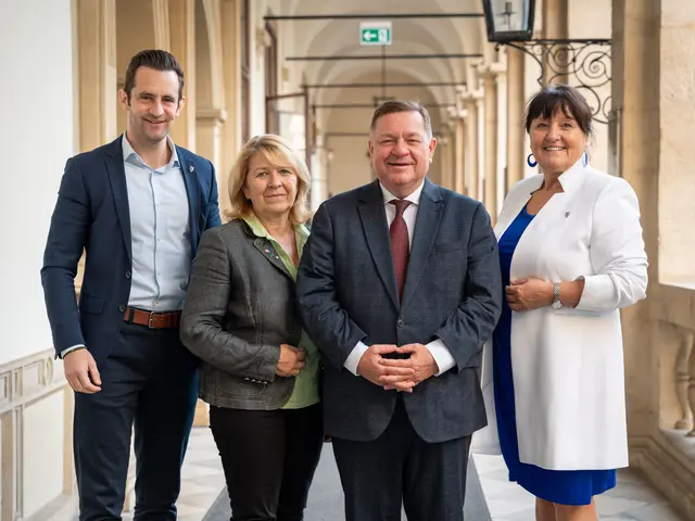 Klubobmann LAbg. Lukas Schnitzer (l.) und Landesparteiobfrau LH-Stv. Manuela Khom (r.) mit Theresia Heil und Werner Amon, die bald neue Funktionen übernehmen werden. | Foto: Landtagsklub der StVP