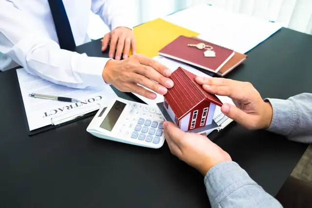 Auch nach dem Ende der KIM-Verordnung gibt es bestimmte Vorgaben bei der Vergabe von Krediten. | Foto: Panthermedia