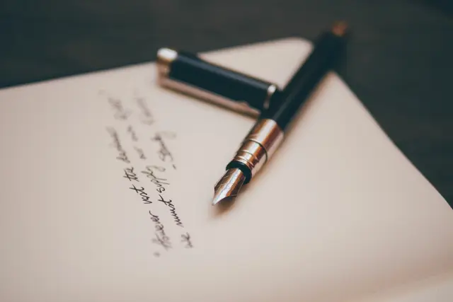 Helen Marie Rosenits griff wieder zur Feder. | Foto: Unsplash