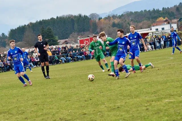 Goldtorschütze Valentin Temmel (Mitte) wurde vor vollem Haus in Groß St. Florian zum Matchwinner gegen Wettmannstätten. | Foto: MeinBezirk/Simon Michl