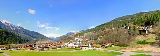 Ein 21-Jähriger kam in Ötz von der Straße ab und touchierte mehrere Leiteinrichtungen. Das Fahrzeug überschlug sich mehrmals und kam auf dem Dach zu liegen. | Foto: Harry Cane, via Wikimedia Commons