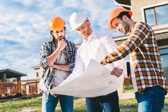 Individuelle Planung oder Haus ab Werk: Informationen zu den Bauweisen einholen erleichtert die Entscheidung. | Foto: Panthermedia/AllaSerebrina