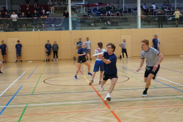 Ultimate Frisbee erfordert Sprungkraft, Gefühl und sichere Fangtechnik. | Foto: Bernd Köhldorfer