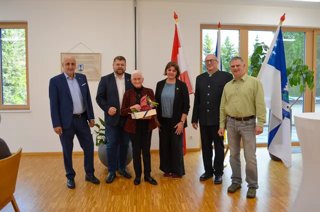 Bürgermeister Gerald Höchtel, GGR BR Andreas Spanring, Edith Holakovsky, GR DI Franziska Zahornicky, 
Vizebürgermeister Josef Brandfellner, GR Alexander Buxbaum | Foto: Marktgemeinde Sieghartskirchen