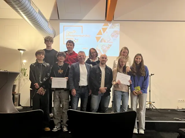 Zum Abschluss durften die Gruppen ihre Geschäftsmodelle einer externen Jury, bestehend aus Investoren, Unternehmensberatern und Start-up-Gründern vorstellen. | Foto: BORG Straßwalchen 