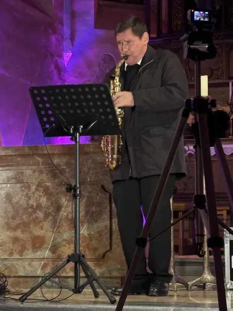 Igor Pilyavsky spielte ein Solo auf dem Saxophon. | Foto: Alexandra Goll