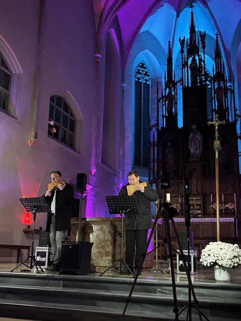 Perfekte farbliche Abstimmung in der Pfarrkirche Hollabrunn. | Foto: Alexandra Goll