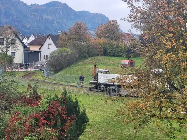 Der Moritzhügel im Ebenthaler Park in Klagenfurt ist seit Jahrzehnten ein beliebter Treffpunkt für Kinder und Jugendliche. | Foto: Büro Geier