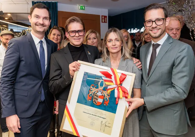 LR Peter Reichmann, Friseurmeister Norbert Grabnegger, Melnaie Grabnegger und LR Sebastian Schuschnig | Foto: Wolfgang Jannach