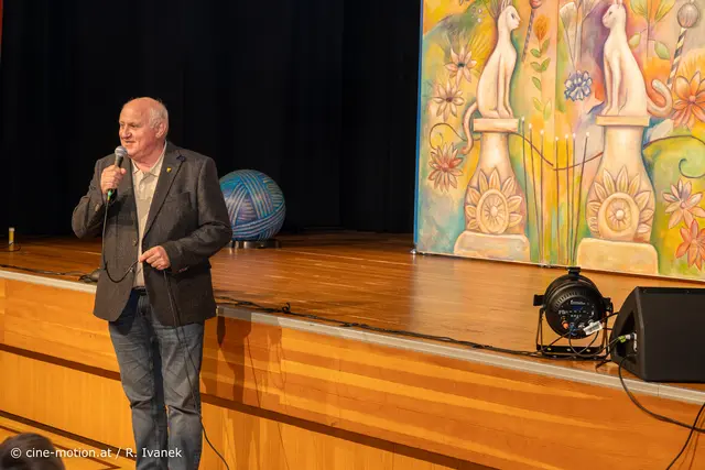 Kurze Begrüßung des Bürgermeisters Ernst Wendl. | Foto: www.cine-motion.at / Ivanek