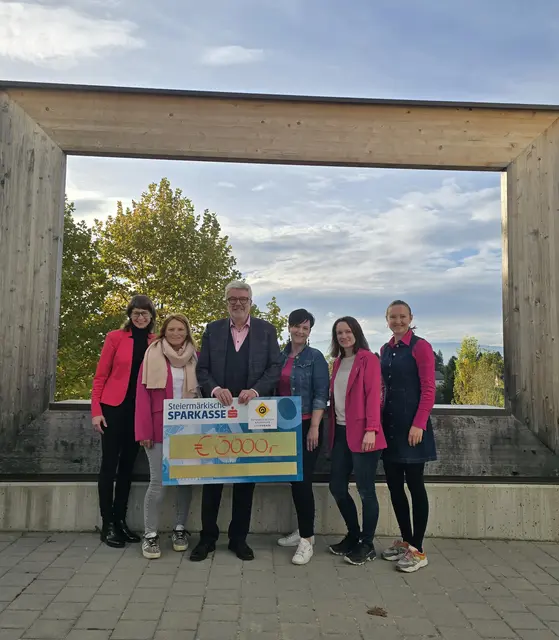 Der Vorstand der VP Frauen Preding mit Christian Scherer, dem Geschäftsführer der Österreichischen Krebshilfe Steiermark | Foto: VP Frauen Preding